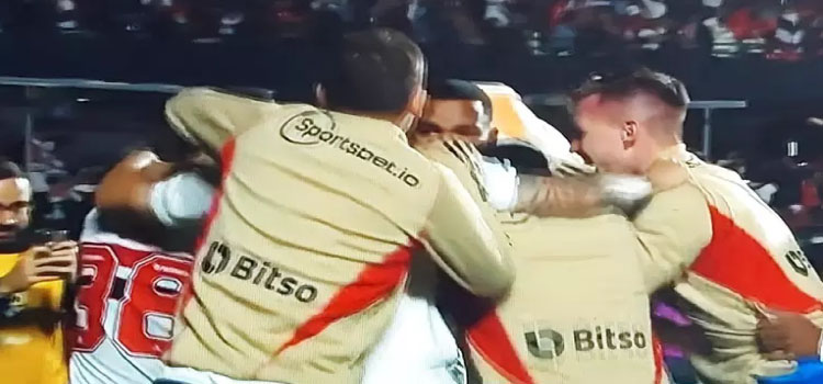 ESPORTES: São Paulo leva virada do Sport, mas se classifica nos pênaltis na Copa do Brasil.