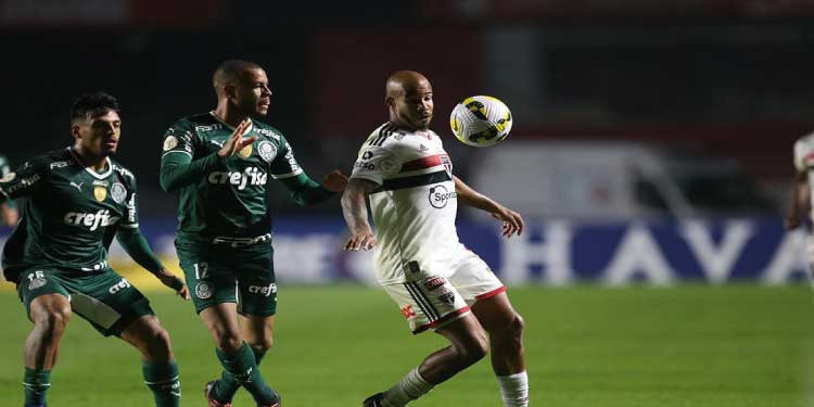 ESPORTES: São Paulo supera Palmeiras na ida das oitavas da Copa do Brasil.