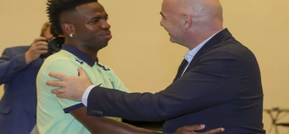 ESPORTES: Vini Jr comandará novo comitê antirracismo da Fifa, afirma Infantino.