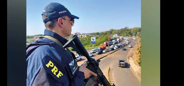 FOZ DO IGUAÇU: PRF realiza Operação Rapinam na região da Ponte Internacional da Amizade.
