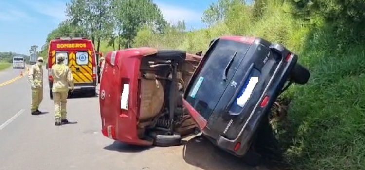 FRANCISCO BELTRÃO: Acidente envolvendo dois carros deixa mulher ferida na PR-483.