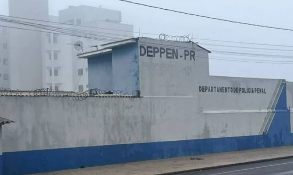 Fuga em massa: Oito detentos escapam da cadeia pública de Dois Vizinhos; um já foi recapturado