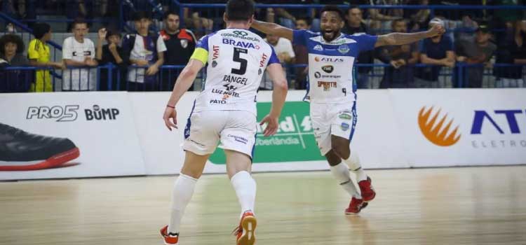 FUTSAL: Pato elimina o Praia e fará clássico com Cascavel Futsal nos play-offs da LNF.
