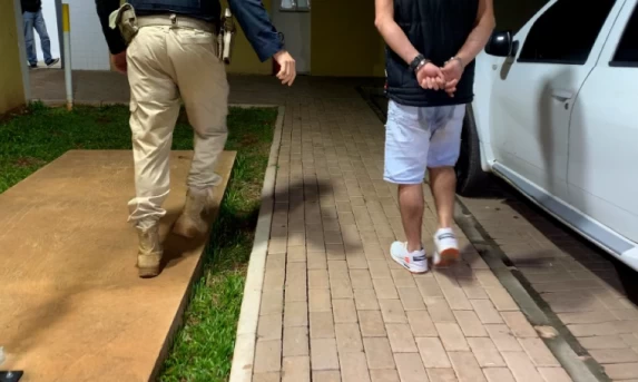 Gaúcho é preso com 200 quilos de maconha na BR-163 em Lindoeste.