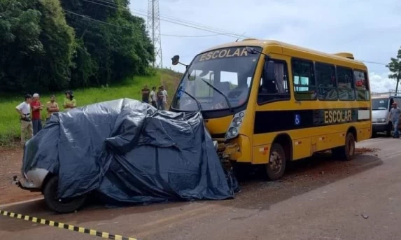 Grave acidente com três vítimas fatais foi registrado na PR-473 em Cruzeiro do Iguaçu no Paraná.