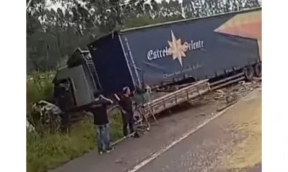 Grave acidente na BR-476 deixa quatro mortos e interdita rodovia entre Paula Freitas e Paulo Frontin