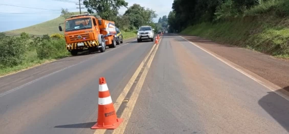 GUARANIAÇU: Acidente entre moto e caminhão é registrado no KM 516 da BR 277 próximo a Pedreira Guaraniaçu.