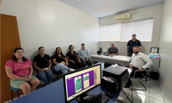 Guaraniaçu articula parceria com SENAI e setor têxtil para cursos de qualificação em costura industrial