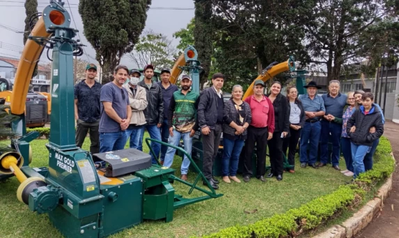 Guaraniaçu: Comunidades de Alto Pinhal e Joaquim Nabuco são contempladas com Maquinário e equipamentos Agrícola