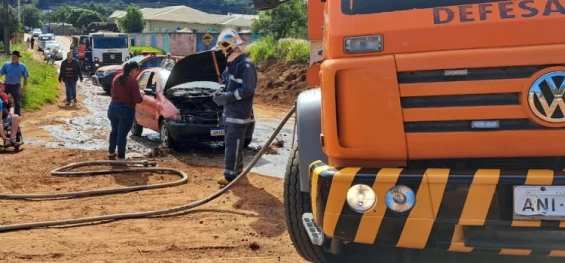 GUARANIAÇU: Defesa Civil é acionada para atender a incêndio em veículo após pane elétrica.