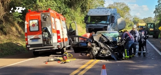 GUARANIAÇU: Grave acidente causa a morte de duas mulheres no KM 527 da BR 277.