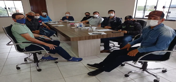 GUARANIAÇU: Lideranças se reúnem para buscar alternativas de apoio financeiro ao Hospital Santo Antônio