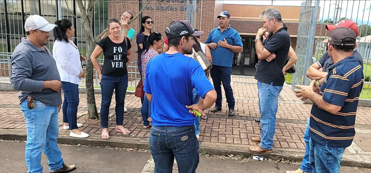 GUARANIAÇU: Moradores da comunidade Santa Rosa reclamam pela qualidade no Transporte Escolar.
