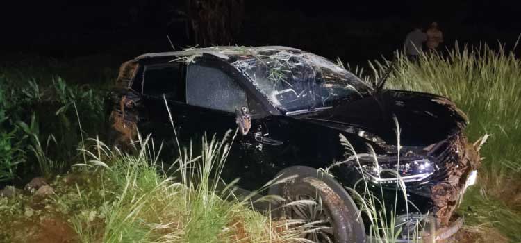 GUARANIAÇU: Saída de pista deixa três pessoas feridas na rodovia BR 277, km 517.