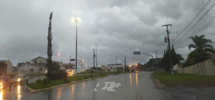 GUARANIAÇU: Semana inicia com chuvas e risco de tempestades.