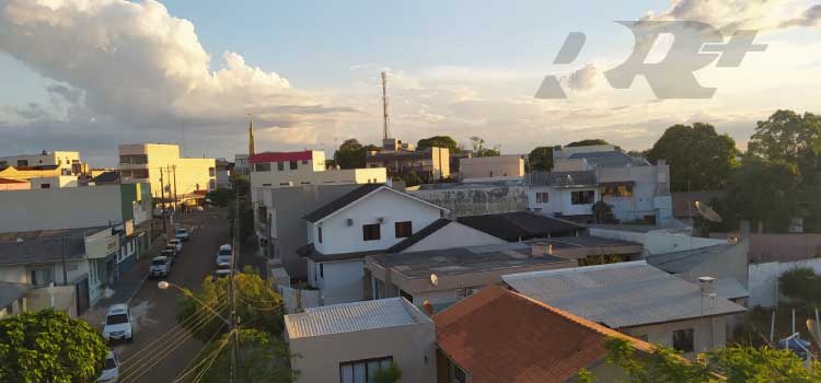 GUARANIAÇU: Sol e aumento de nuvens de manhã. Pancadas de chuva à tarde e à noite desta quinta-feira