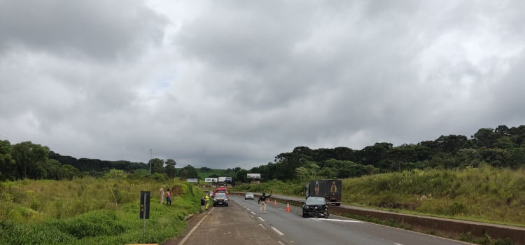 GUARAPUAVA:PRF atende acidente na BR 277.