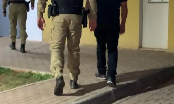 Homem é preso por importunação sexual contra adolescente em Santa Tereza do Oeste.