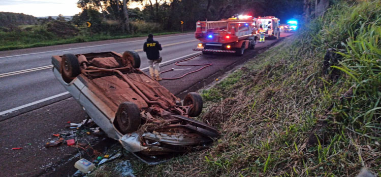 IBEMA: Cinco pessoas sofrem ferimentos leves em acidente no início desta manhã no KM 533, da BR 277.