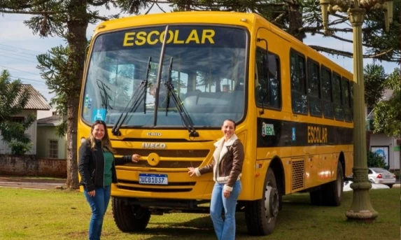 IBEMA: Novo ônibus escolar é entregue para reforçar o transporte dos estudantes