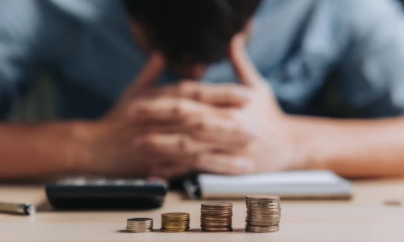 Inadimplência de consumidores paranaenses volta a crescer, aponta Serasa