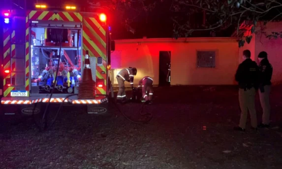 Incêndio no antigo CISOP mobiliza Bombeiros e PM no centro de Cascavel.