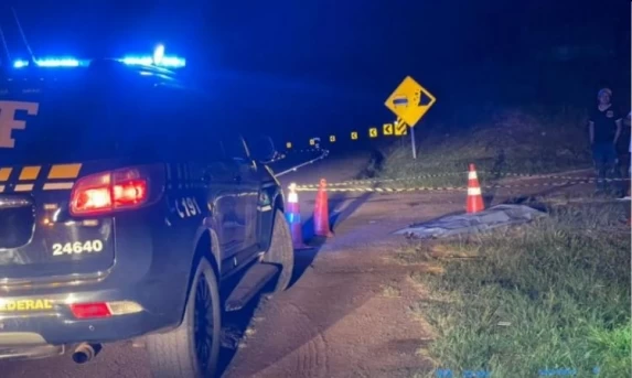Indígena de 23 anos morre atropelado após tentativa de saque a carreta com pane na BR-277, em Nova Laranjeiras