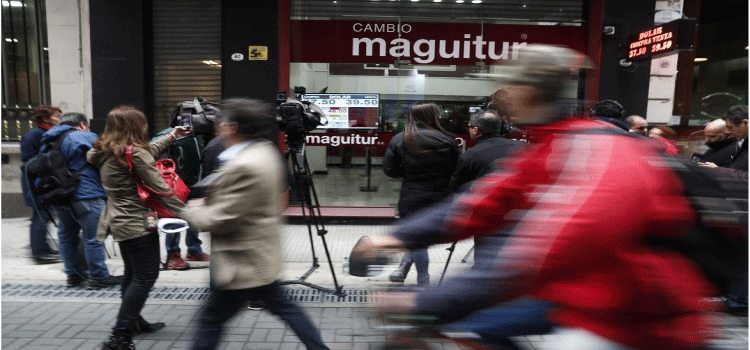INTERNACIONAL: Argentina tem maior alta de juros desde 2019 com escalada de inflação.