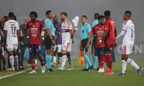 Jogo do Flamengo na Libertadores é cancelado após atos de vandalismo