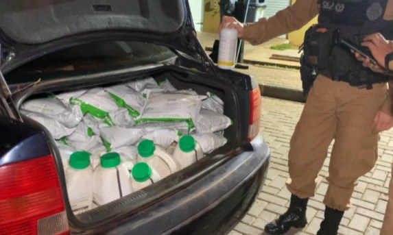 Jovem é preso transportando cerca de R$ 600 mil em agrotóxicos em Cascavel.