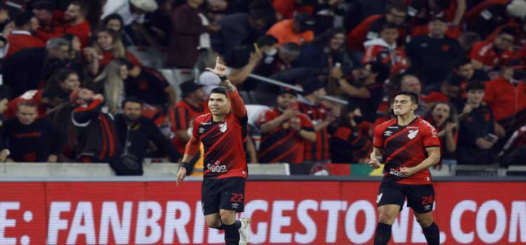 LIBERTADORES: Athletico-PR derrota Libertad por 2 a 1 na Arena da Baixada.
