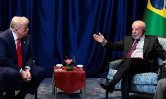 Lula Conversa com Donald Trump em Busca de Retirada de Sobretaxa nos EUA