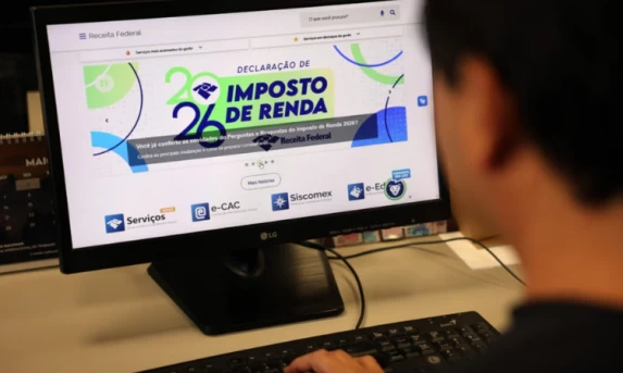 Mais de 300 mil paranaenses deixam Declaração do Imposto de Renda para a última hora; prazo termina nesta sexta