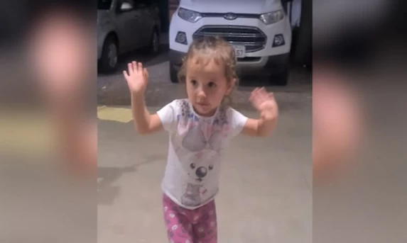 Maria Cecília que caiu do 2º andar segue na UTI e caso é considerado crítico