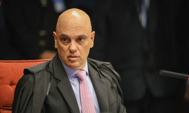 Moraes afirma que Bolsonaro liderou tentativa de golpe no Brasil