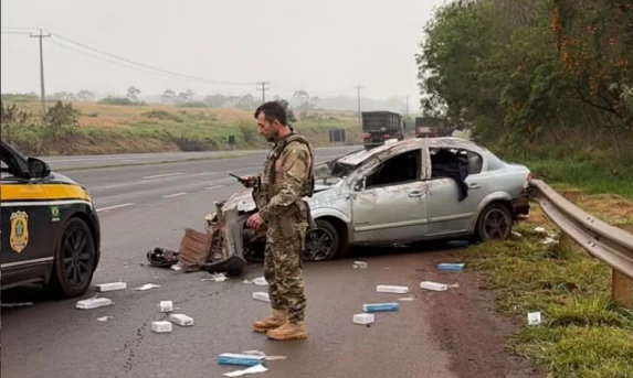 Motorista é preso pela PRF após capotar veículo em fuga