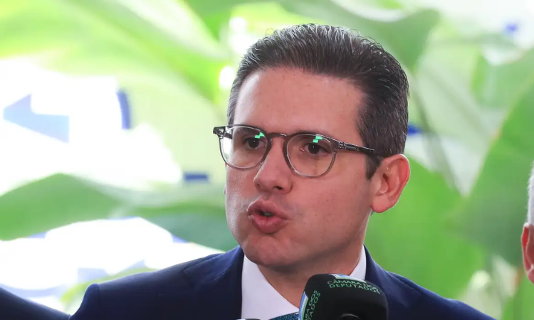 Motta pauta PEC que dificulta denúncias criminais contra parlamentares