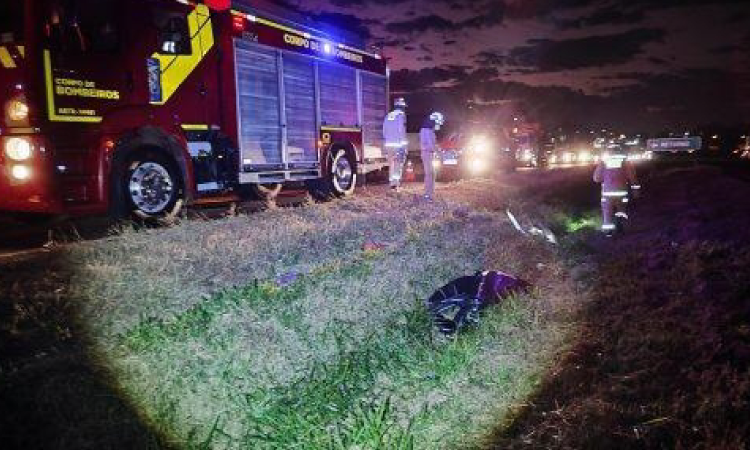 Mulher grávida perde a vida em acidente envolvendo moto e carro em Cascavel.