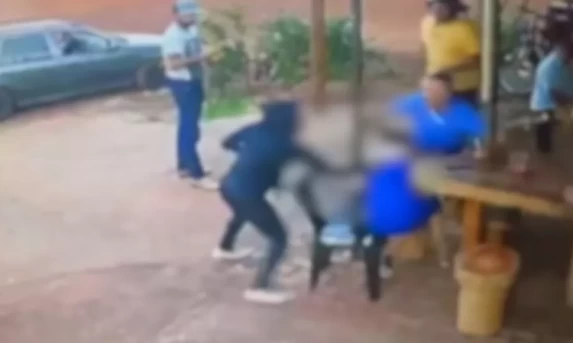Mulher que matou jovem com facadas em Assis Chateaubriand é presa.