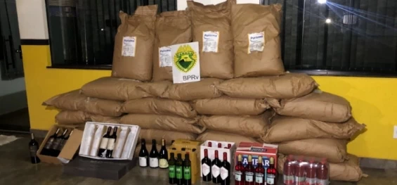 NOVA AURORA: Van com mais de 500 quilos de leite em pó é apreendida na PR 180.