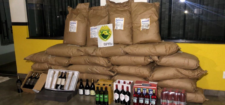 NOVA AURORA: Van com mais de 500 quilos de leite em pó é apreendida na PR 180.