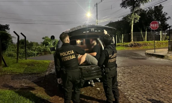 Nove pessoas são presas em operação contra organização criminosa que atuava em Cascavel.