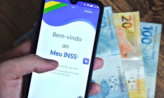 Novo Desenrola Brasil altera regras do consignado para o INSS e encerra modelo de cartão de benefícios