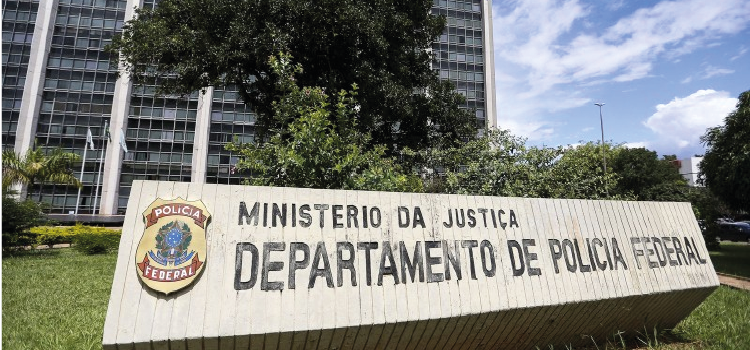Operação da PF no Paraná mira acusados de fraudar auxílio emergencial.