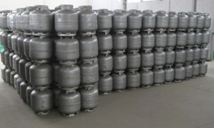 Operação da Polícia Federal e ANP fiscaliza revendas de gás de cozinha em Maringá e Araucária