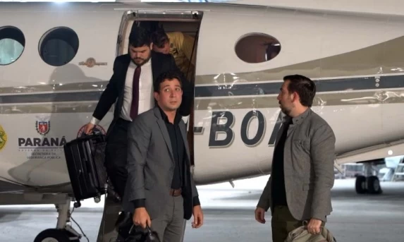 Operação especial: Estado mobiliza aeronave para garantir tratamento experimental a jovem em Curitiba