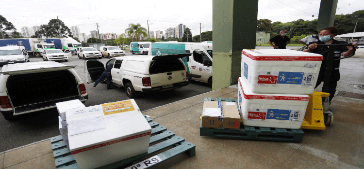 PANDEMIA: Secretaria da Saúde distribui nesta terça-feira mais 233,6 mil vacinas contra a Covid-19.