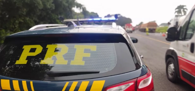 PARANÁ: Acidente na BR-277 deixa um morto e 11 pessoas feridas.
