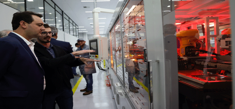 PARANÁ: Cascavel ganha a maior fábrica de painéis fotovoltaicos do Brasil.