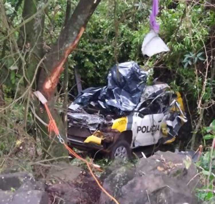 PARANÁ: Dois policiais militares morrem em grave acidente com viatura na BR-163.